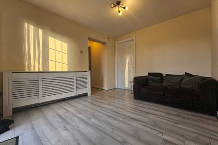 Acacia Avenue - Photo 4