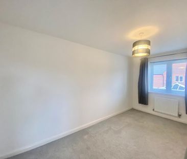 3 bedroom mews to rent - Photo 5