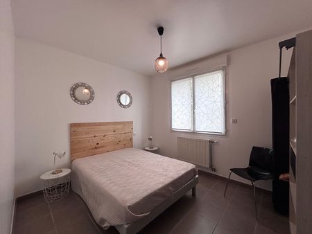 Location Appartement 4 pièces 74m² - Photo 3