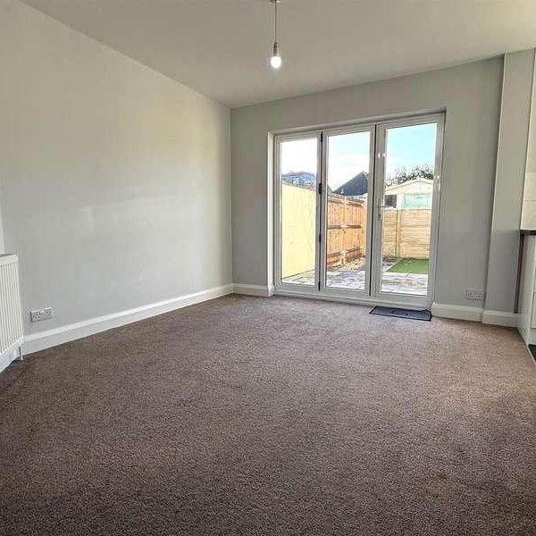 Sherwood Park Road, Mitcham, CR4 - Photo 1