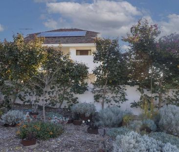 2 Bed Apartment, PANORAMIC OCEAN VIEWS, top 2 floors, HUGE 185m2 + ... - Photo 1