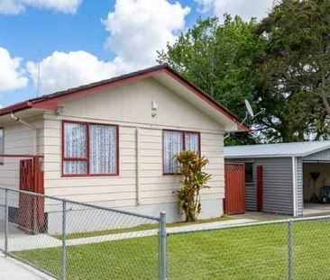 Three-Bedroom Home Close to Schools, Shops and... - Photo 2