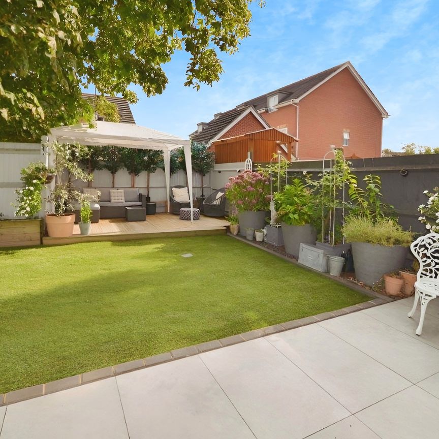 4 bedroom townhouse to rent - Photo 1