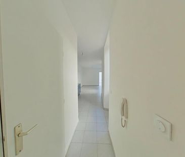 Location Appartement 2 pièces 40m² ROMANS SUR ISERE 26100 - Photo 5