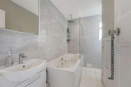 Camberley Avenue, West Wimbledon, SW20 - Photo 3