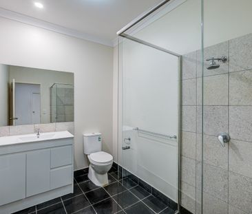 B/1 Oates Avenue, Woodridge QLD 4114 - House For Rent | Domain - Photo 1