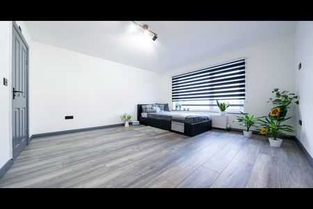 Room in a Shared House, Shaw Road, BR1 - Photo 5