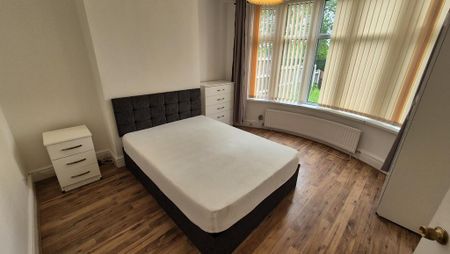 5 bedroom semi-detached house to rent - Photo 5