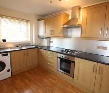 1 bedroom ground floor flat to rent - Photo 2