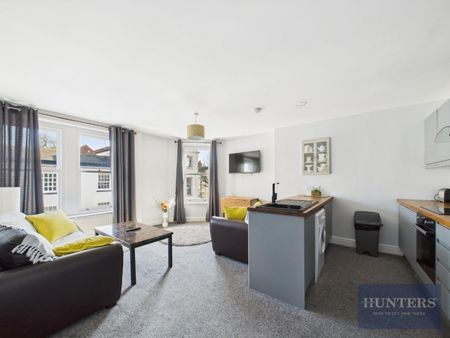 2 bedroom Flat To Let - Photo 2