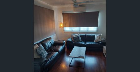 Renovated family home on large block - Photo 3