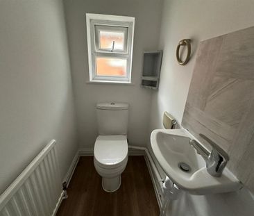 3 bedroom terraced house to rent - Photo 5