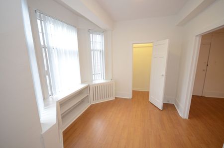160 Huron Street - Photo 3