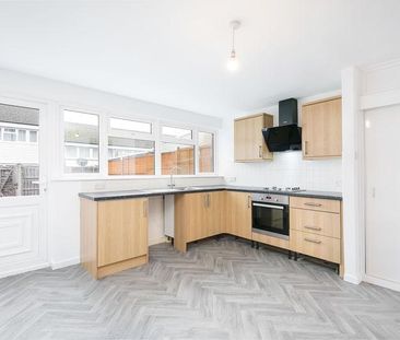 3 bedroom terraced house to rent - Photo 5