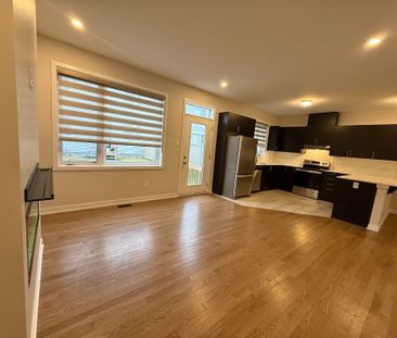 For Lease - 303 Canadensis Lane, Barrhaven, Ontario - Photo 3