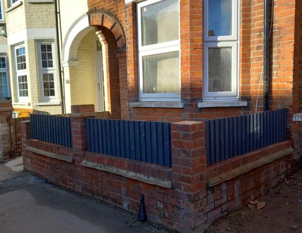 Whippendell Road Room A - Photo 1