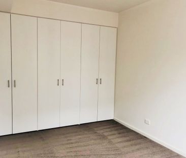 Stylish One Bedroom Plus Study/Multi Purpose Room In An Unbeatable ... - Photo 5