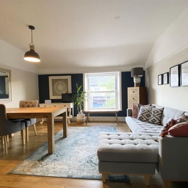 2 Bedroom Apartment Available Arranging tenancy - Photo 1