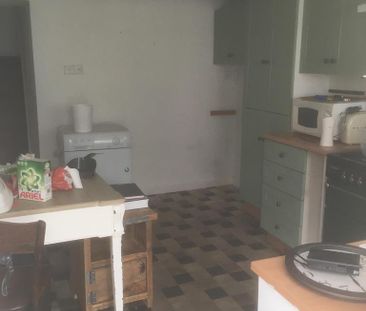 2 bedroom terraced house to rent - Photo 2