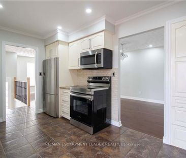 Detached Home For Lease | X8139096 - Photo 5