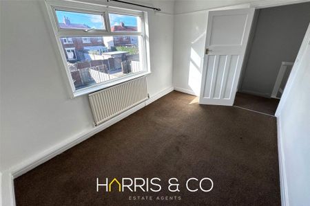 3 bedroom terraced house to rent - Photo 3