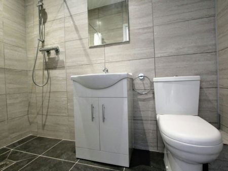 Flat to rent on - Photo 5