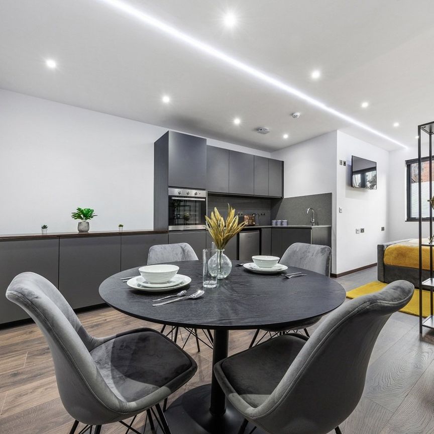 Studio Flat, Woodstock Road, NW11 - Photo 1