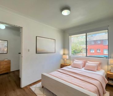 Spacious Two Bedroom Apartment - Photo 4