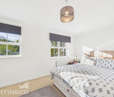 4 bedroom end of terrace house to rent - Photo 5