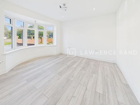 5 bedroom semi-detached house to rent - Photo 2