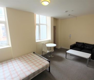 Charles Street - Photo 2