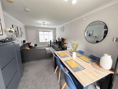 Woodbury Grove, Solihull, West Midlands, B91 - Photo 2