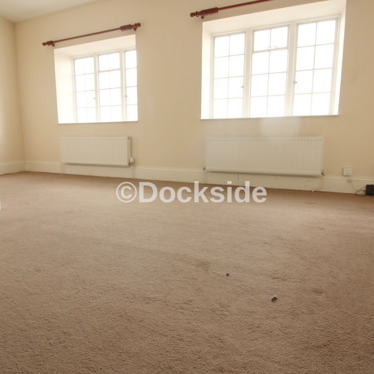 1 bed to rent in High Street, Rochester, ME1 - Photo 1