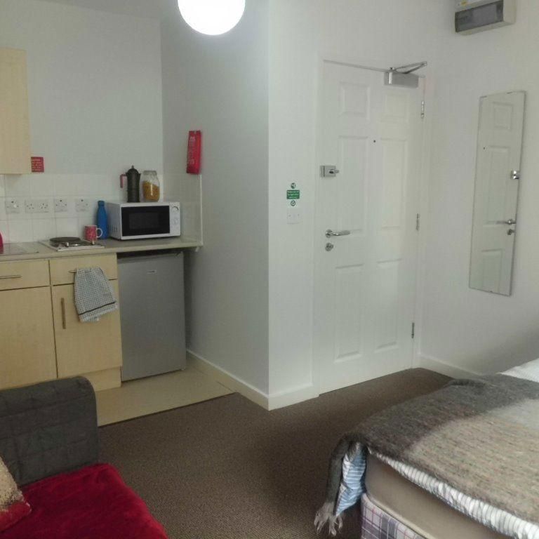 Studio to rent - Photo 1