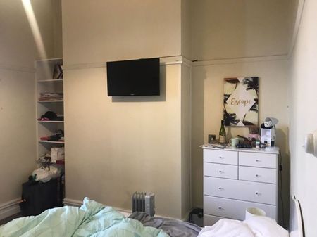 Studio rooms available located on High St - Available 01/01/2026 - Photo 4