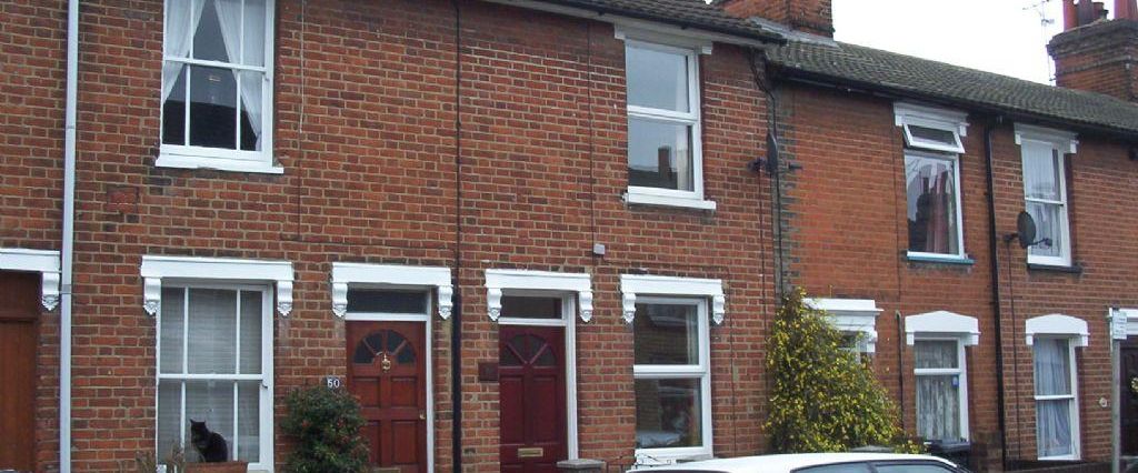 2 bedroom end of terrace house to rent - Photo 1