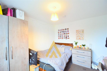 5 bedroom terraced house to rent - Photo 5