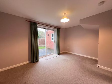 Rowley Court, Sutton Farm, Shrewsbury, SY2 6ET - Photo 2