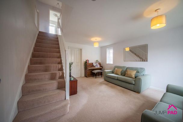 4 bedroom detached house to rent - Photo 1