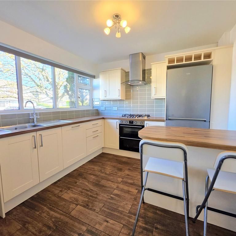 3 bedroom semi-detached house to rent - Photo 1