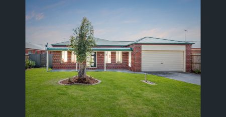 Charming Family Home in Quiet Cul-de-Sac - Photo 4