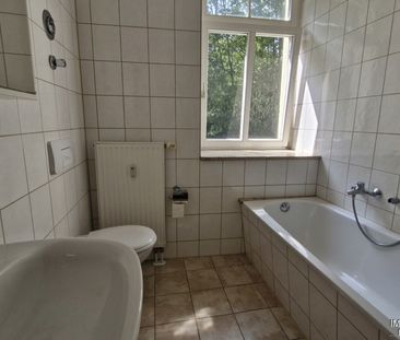 2-Zimmer-Wohnung mit EINBAUKÜCHE und TAGESLICHTBAD zu vermieten! - Photo 3