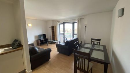 2 bedroom apartment to rent - Photo 3