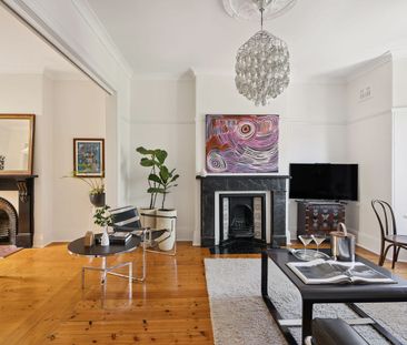 Elegant 3-level terrace with refined contemporary style - Photo 4