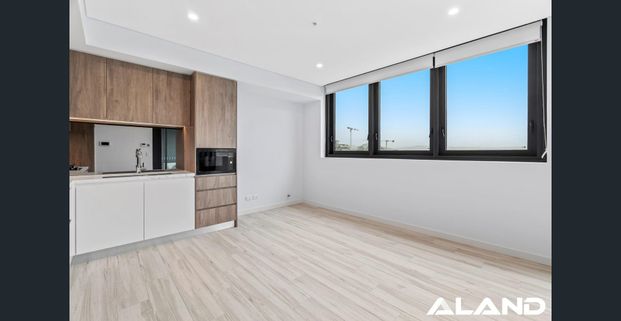 Secure the last one bedroom available in ALAND's, Archibald - Photo 1