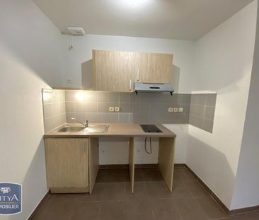 Location Appartement 2 pièces 52m² LA SEYNE SUR MER 83500 - Photo 2