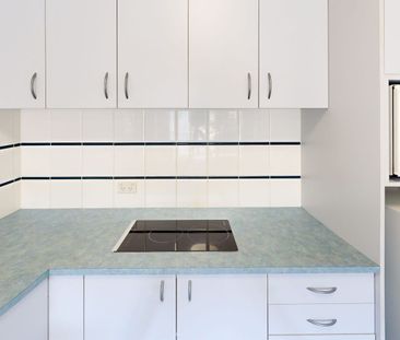 2/13-15 Anne Ave, Broadbeach, Qld 4218 - Photo 1