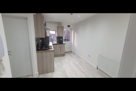 2 Bed Flat, Kentish Town Road, NW1 - Photo 4