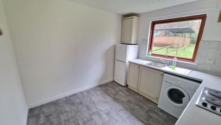 2 bedroom flat to rent - Photo 4
