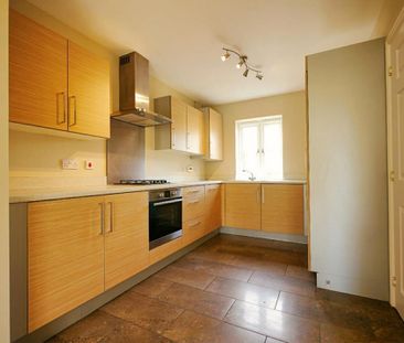 3 bedroom terraced house to rent - Photo 3